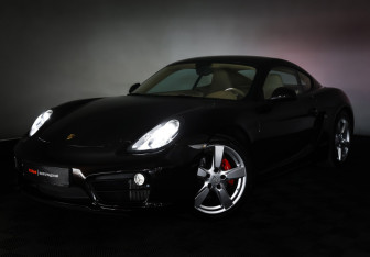 Подержанный автомобиль Porsche Cayman 2016 года (30 фото)