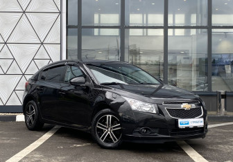 Подержанный автомобиль Chevrolet Cruze Hatchback 2012 года (3 фото)