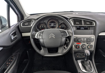 Подержанный автомобиль Citroen C4 Sedan 2020 года (22 фото)