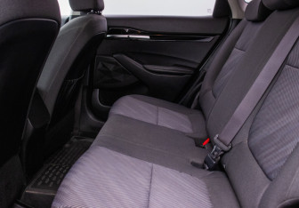 Подержанный автомобиль Kia Seltos 2020 года (11 фото)