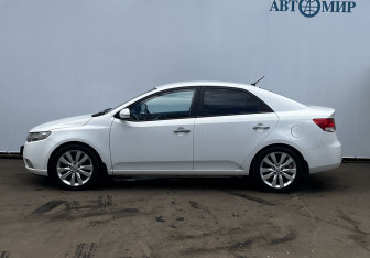 Подержанный автомобиль Kia Cerato Sedan 2011 года (8 фото)