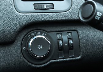 Подержанный автомобиль Opel Insignia Liftback 2013 года (15 фото)