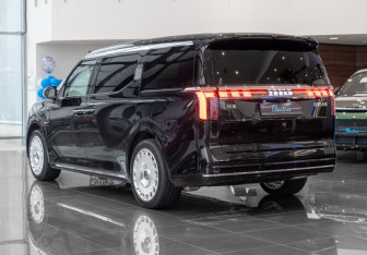 Новый Zeekr 009 2024 (9 фото)