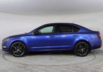 Подержанный автомобиль Skoda Octavia Liftback 2019 года (8 фото)
