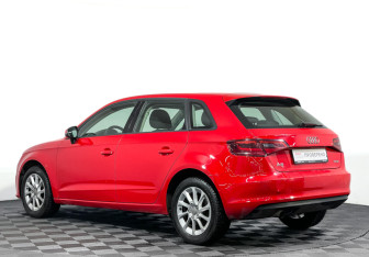 Подержанный автомобиль Audi A3 Hatchback 2014 года (7 фото)