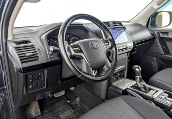 Подержанный автомобиль Toyota Land Cruiser Prado 2021 года (17 фото)