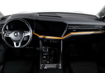 Подержанный автомобиль Volkswagen Touareg 2018 года (10 фото)