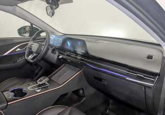 Подержанный автомобиль Omoda C5 2023 года (11 фото)