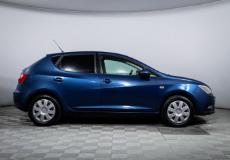 Подержанный автомобиль SEAT Ibiza Hatchback 2012 года (4 фото)