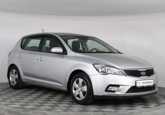 Подержанный автомобиль Kia Ceed Hatchback 2010 года (2 фото)