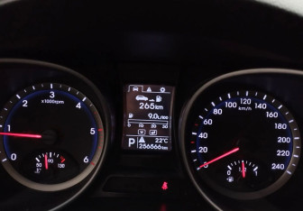 Подержанный автомобиль Hyundai Santa Fe 2013 года (13 фото)
