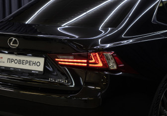 Подержанный автомобиль Lexus IS Sedan 2014 года (23 фото)