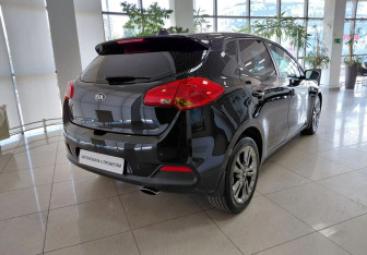Подержанный автомобиль Kia Ceed Hatchback 2012 года (5 фото)