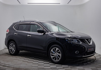 Подержанный автомобиль Nissan X-Trail 2016 года (7 фото)