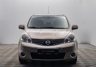 Подержанный автомобиль Nissan Note 2013 года (8 фото)