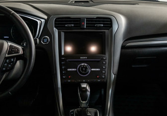 Подержанный автомобиль Ford Mondeo Sedan 2017 года (8 фото)