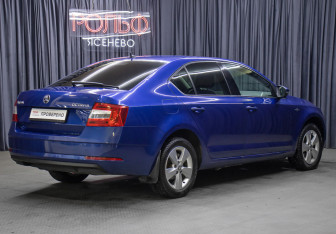 Подержанный автомобиль Skoda Octavia Liftback 2019 года (5 фото)