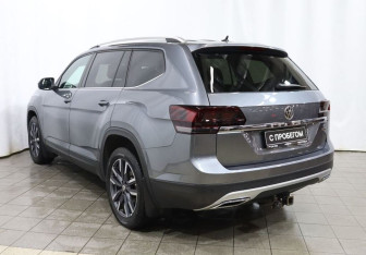 Подержанный автомобиль Volkswagen Teramont 2019 года (6 фото)