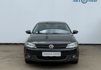 Подержанный автомобиль Volkswagen Jetta Sedan 2012 года (2 фото)