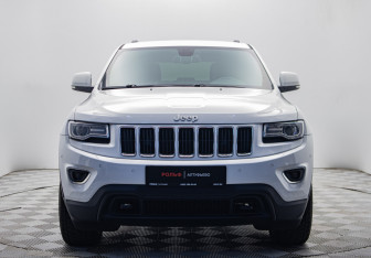 Подержанный автомобиль Jeep Grand Cherokee 2015 года (8 фото)