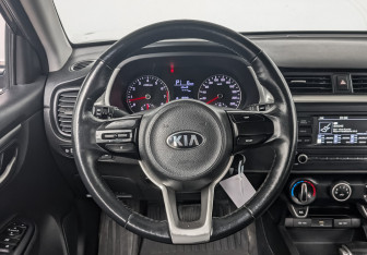Подержанный автомобиль Kia Rio Hatchback 2021 года (20 фото)