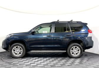 Подержанный автомобиль Toyota Land Cruiser Prado 2010 года (8 фото)