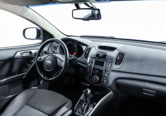 Подержанный автомобиль Kia Cerato Sedan 2012 года (7 фото)