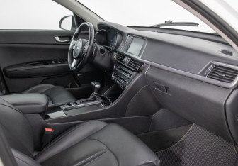 Подержанный автомобиль Kia Optima Sedan 2016 года (9 фото)