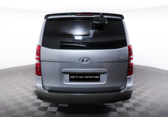 Подержанный автомобиль Hyundai Grand Starex 2018 года (6 фото)