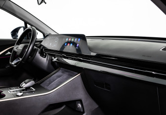 Подержанный автомобиль Omoda C5 2023 года (8 фото)