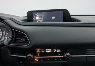 Подержанный автомобиль Mazda CX-30 2020 года (15 фото)