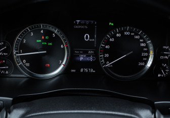 Подержанный автомобиль Lexus LX 2020 года (9 фото)