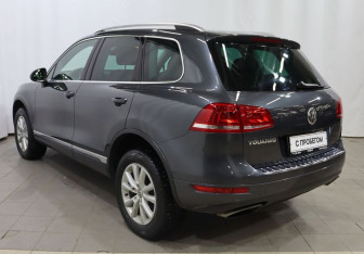 Подержанный автомобиль Volkswagen Touareg 2013 года (6 фото)