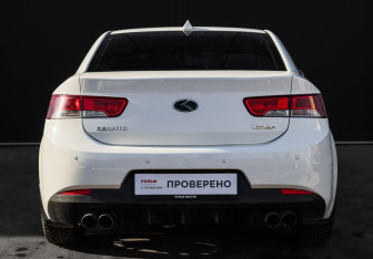 Подержанный автомобиль Kia Cerato Coupe 2011 года (5 фото)