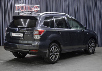 Подержанный автомобиль Subaru Forester Suv 2017 года (5 фото)