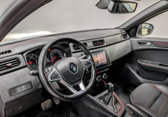 Подержанный автомобиль Renault Arkana 2021 года (17 фото)