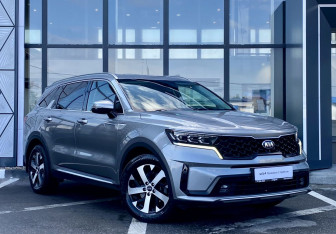 Подержанный автомобиль Kia Sorento 2021 года (3 фото)