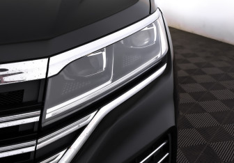 Подержанный автомобиль Volkswagen Touareg 2018 года (17 фото)