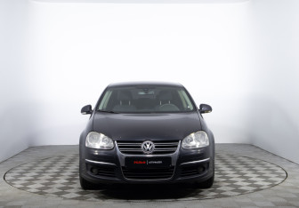 Подержанный автомобиль Volkswagen Jetta Sedan 2009 года (2 фото)