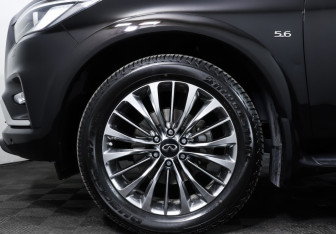 Подержанный автомобиль Infiniti QX80 2018 года (28 фото)