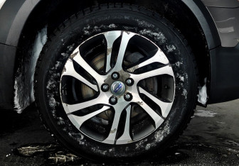 Подержанный автомобиль Volvo XC70 2011 года (18 фото)