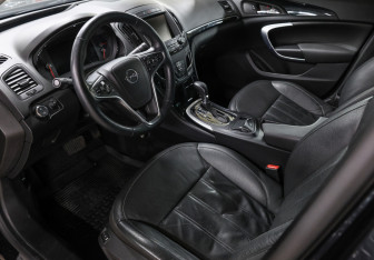 Подержанный автомобиль Opel Insignia Sedan 2014 года (16 фото)