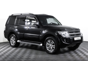 Подержанный автомобиль Mitsubishi Pajero 2013 года (3 фото)