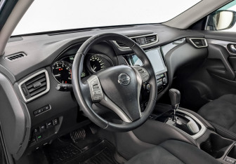 Подержанный автомобиль Nissan X-Trail 2016 года (16 фото)