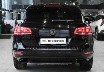 Подержанный автомобиль Volkswagen Touareg 2012 года (5 фото)