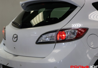 Подержанный автомобиль Mazda 3 Hatchback 2012 года (17 фото)