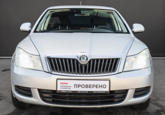 Подержанный автомобиль Skoda Octavia Liftback 2011 года (2 фото)