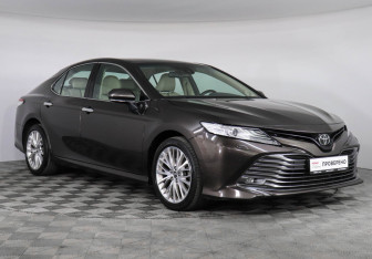Подержанный автомобиль Toyota Camry Sedan 2019 года (3 фото)