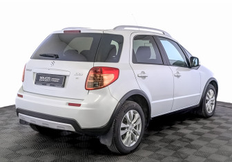 Подержанный автомобиль Suzuki SX4 Hatchback 2013 года (5 фото)