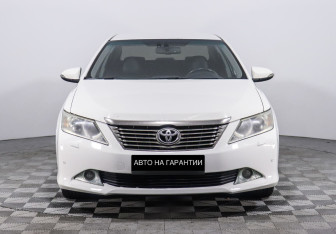 Подержанный автомобиль Toyota Camry Sedan 2012 года (2 фото)